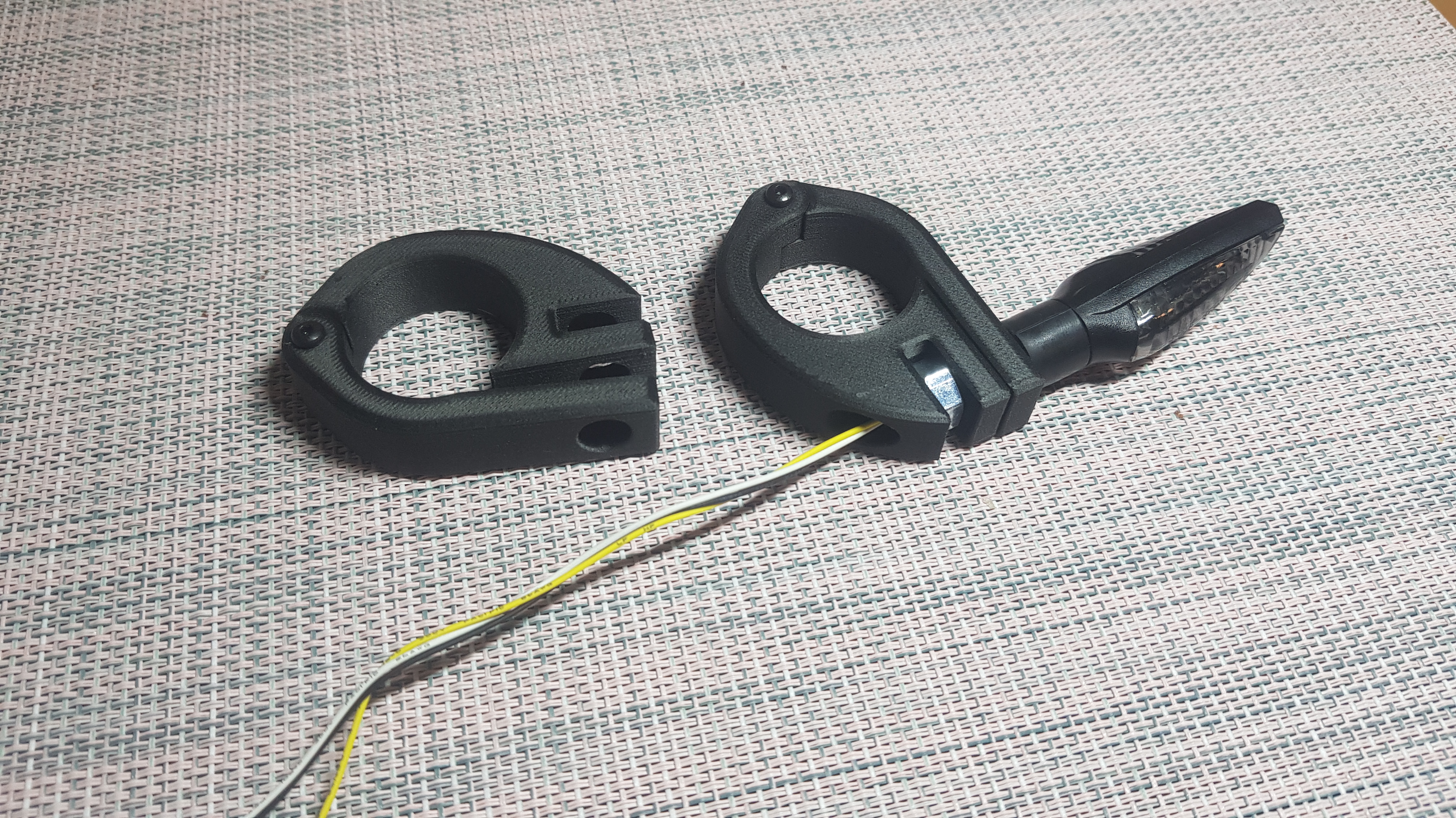 Blinkerhalterung für Telegabel – Bild 4