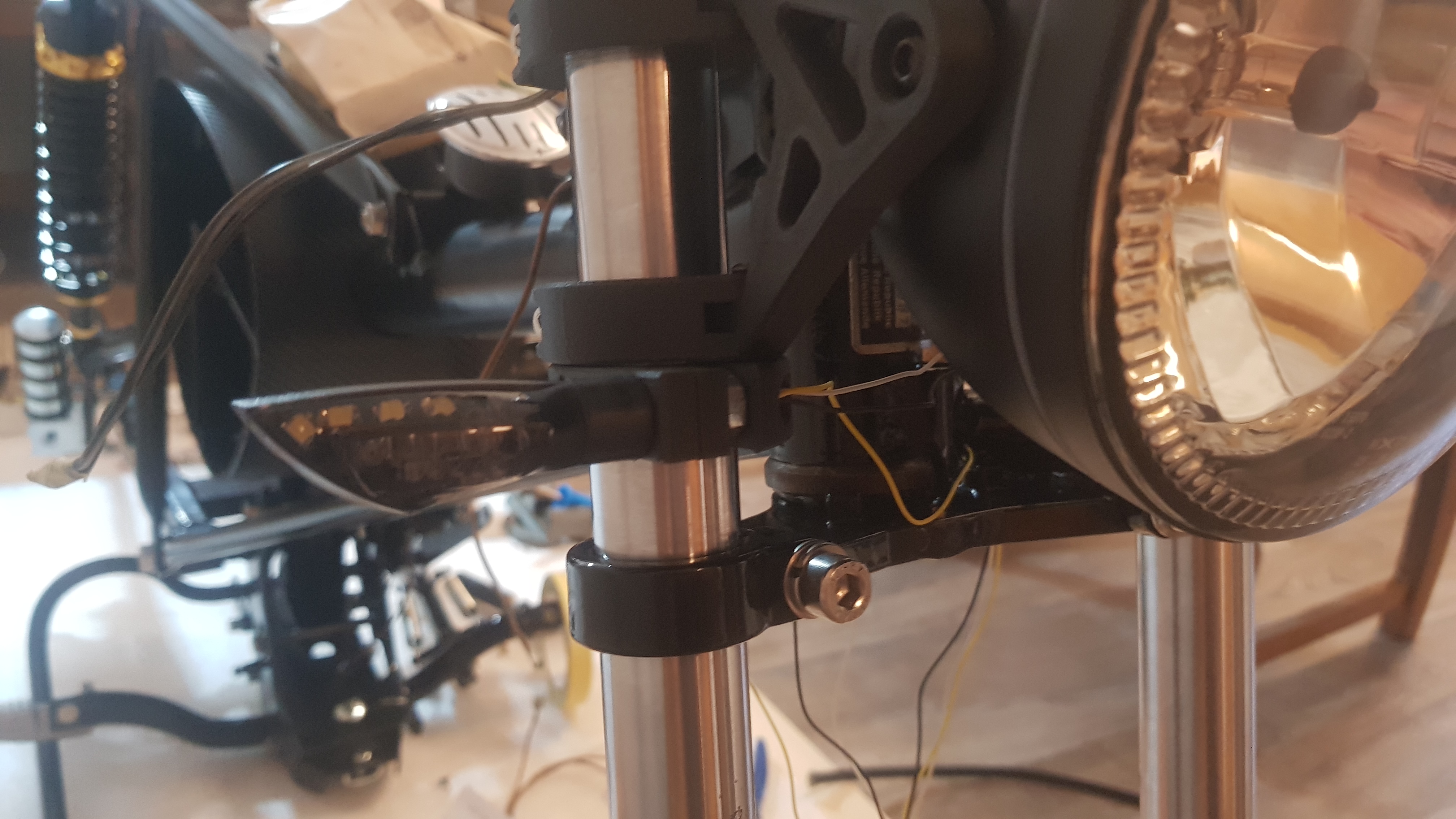 Blinkerhalterung für Telegabel – Bild 5